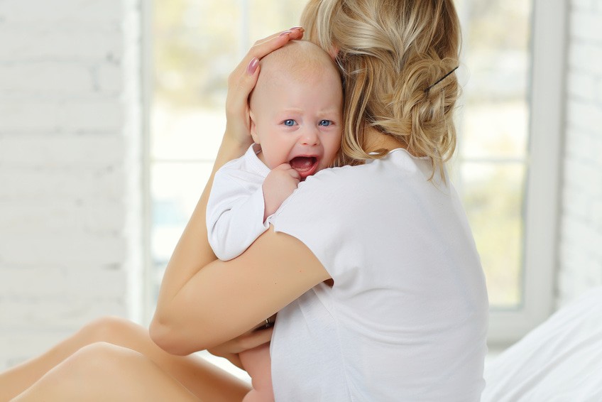 Colique bébé : Comprendre et soulager votre nourrisson qui a mal