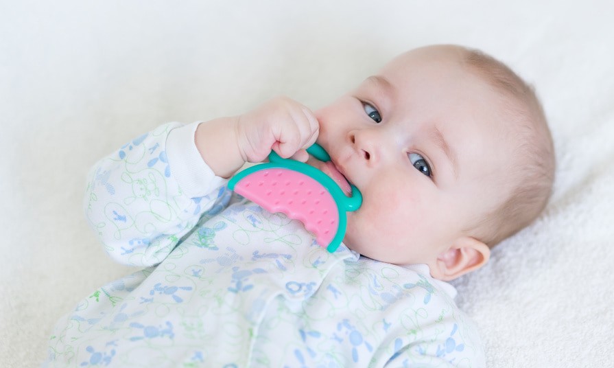 Camilia soulage les symptômes liés aux poussées dentaires de bébé