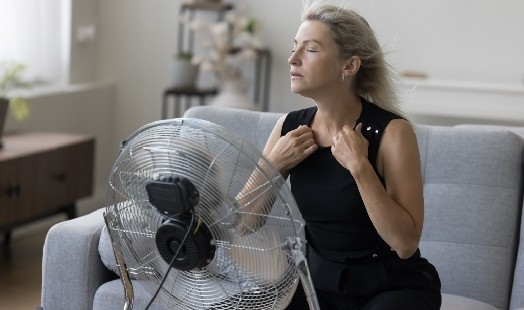Comprendre et soulager les bouffées de chaleur lors de la ménopause