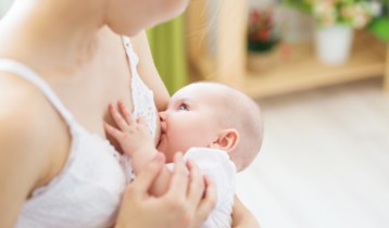 Coliques chez les bébés : comment l'accouchement, l'allaitement et