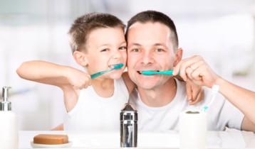 Brosse à dents ultra souple Colgate Periogard Protection des gencives ultra  souple 