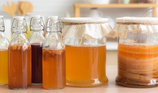 Kombucha, kéfir, les bienfaits et les dangers de ces boissons fermentées