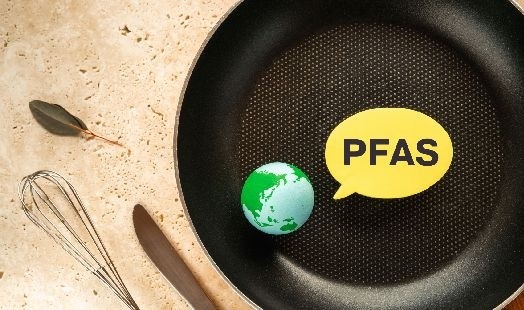 Perfluorés ou PFAS : quels sont les dangers pour la santé de ces composants chimiques ?
