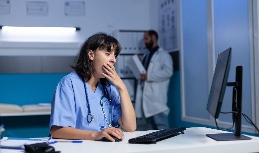 Travail de nuit : quels sont les risques pour la santé de ces travailleurs aux horaires atypiques ?