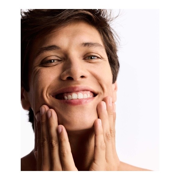 Nuxe Men Boost sérum multi actions Jeunesse et énergie